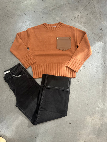 CPW - Crewneck Sweater with Vegan Pocket - Saddle Brown