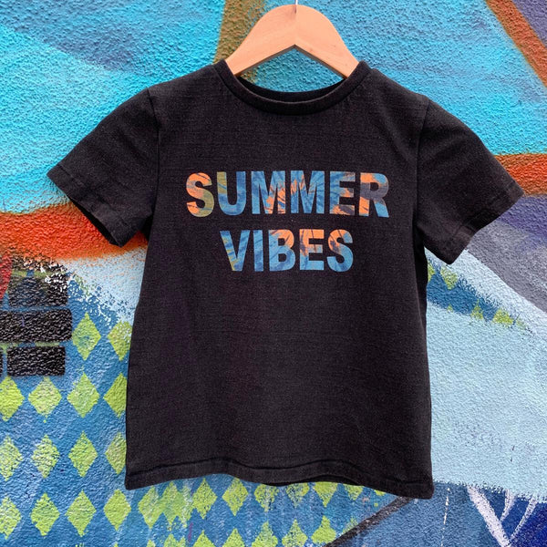 Crumbs - Summer Vibes Tee